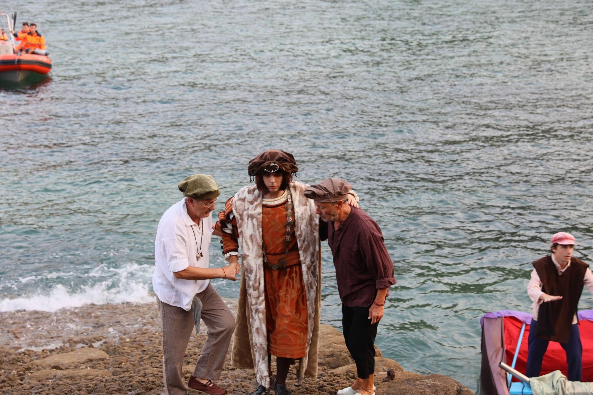 Carlos V siempre desembarca en Tazones