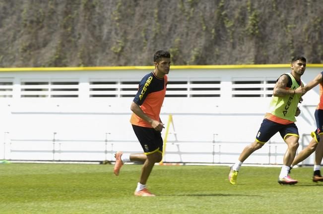 ENTRENAMIENTO DE LA UD LAS PALMAS Y ENTREVISTGA ...