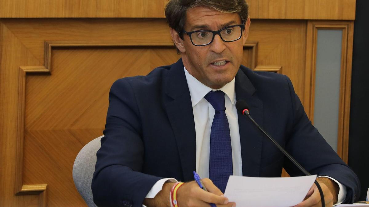 El diputado provincial de Innovación Juan de Dios, durante un pleno en la Diputación de Alicante