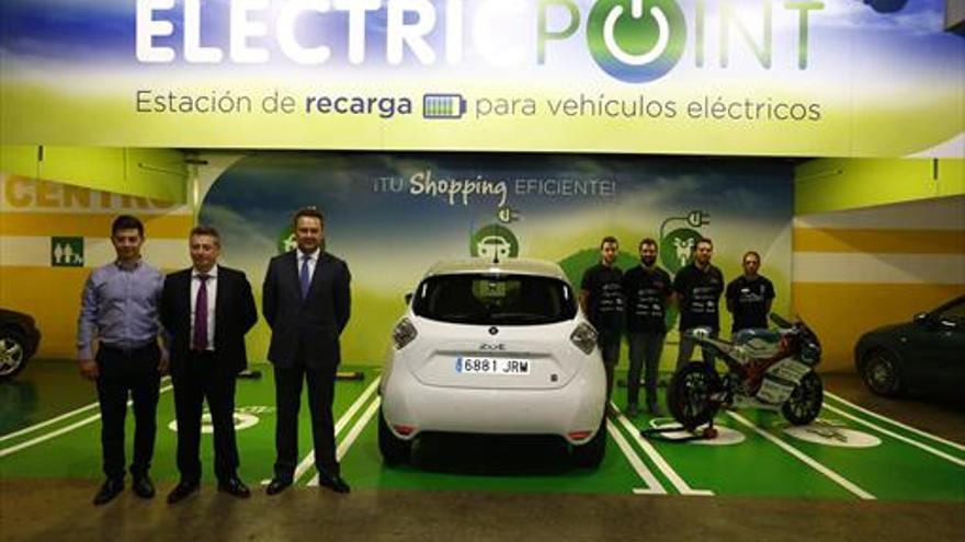 Salera estrena su estación de recarga de vehículos eléctricos
