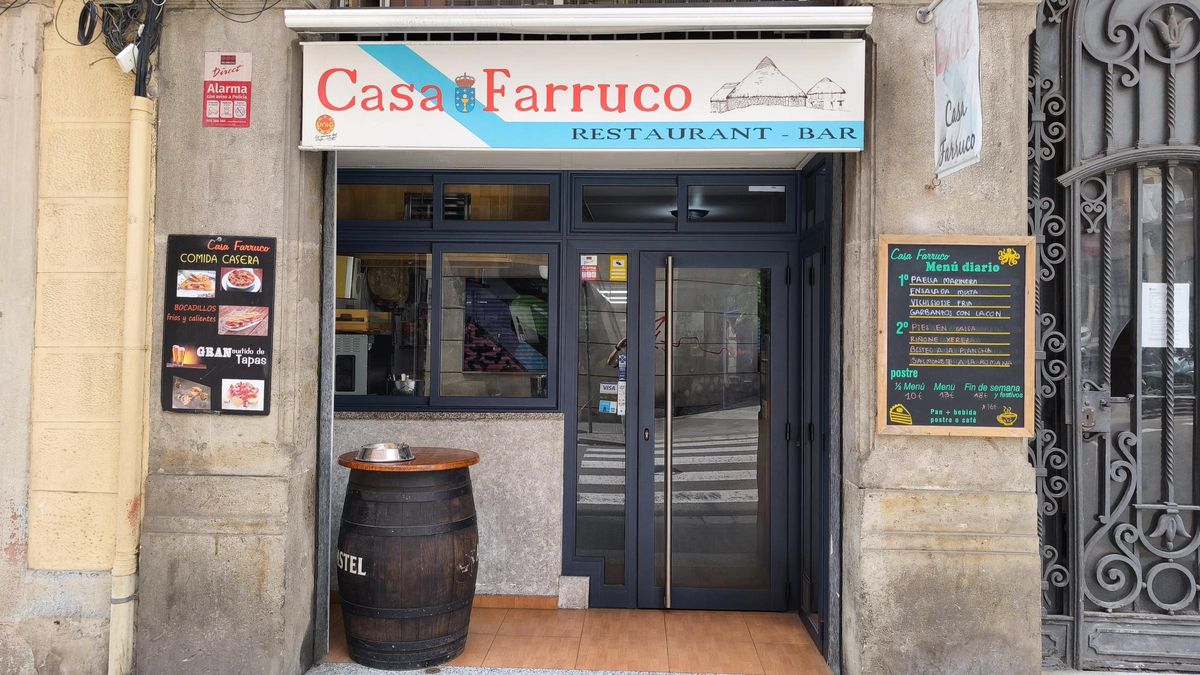 La entrada de Casa Farruco, en Hostafrancs.