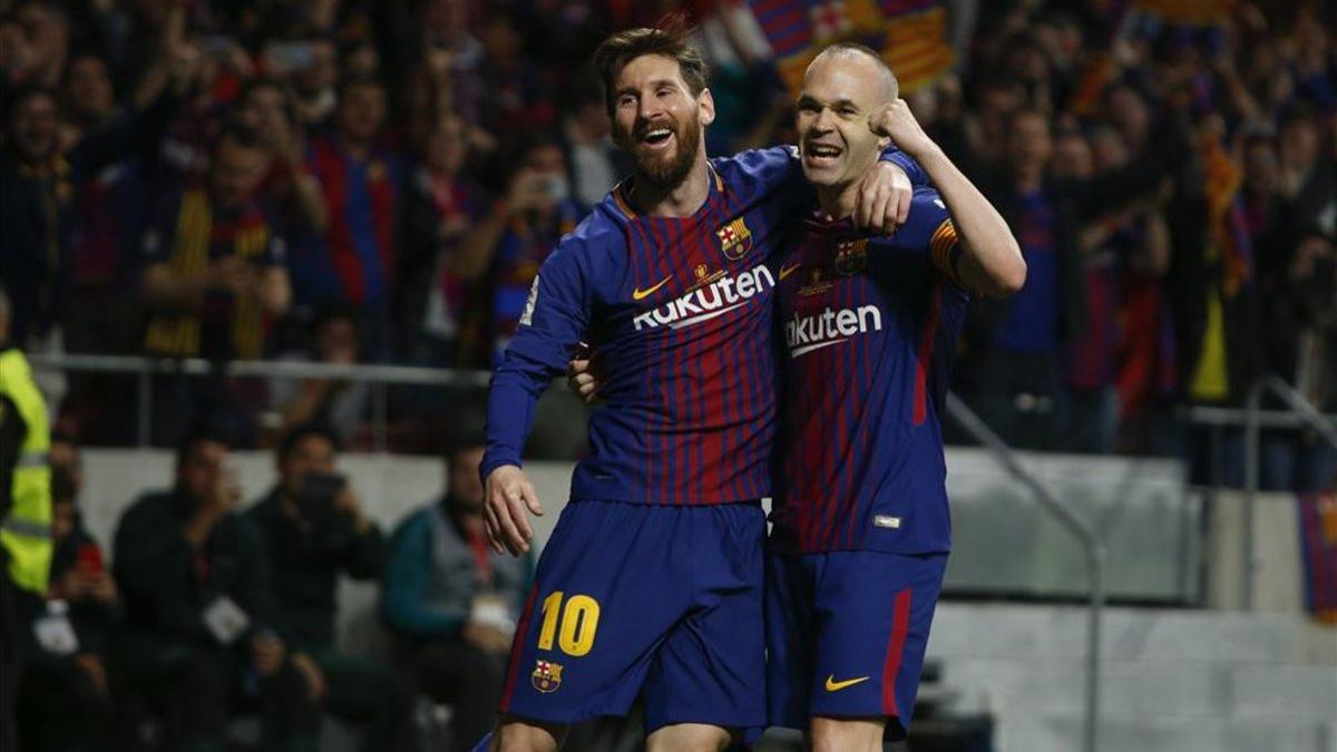 Iniesta y Messi celebran un gol del Barça