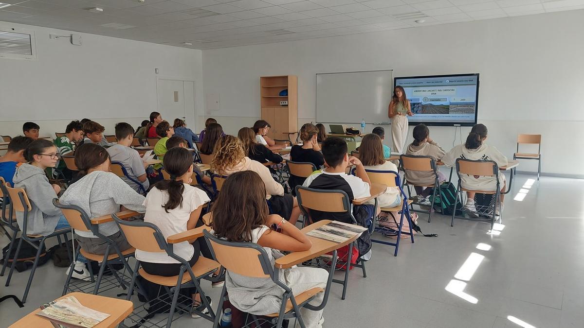 El Cabildo acerca a los centros educativos de Secundaria la candidatura de Lanzarote como Sistema Importante de Patrimonio Agrícola Mundial.
