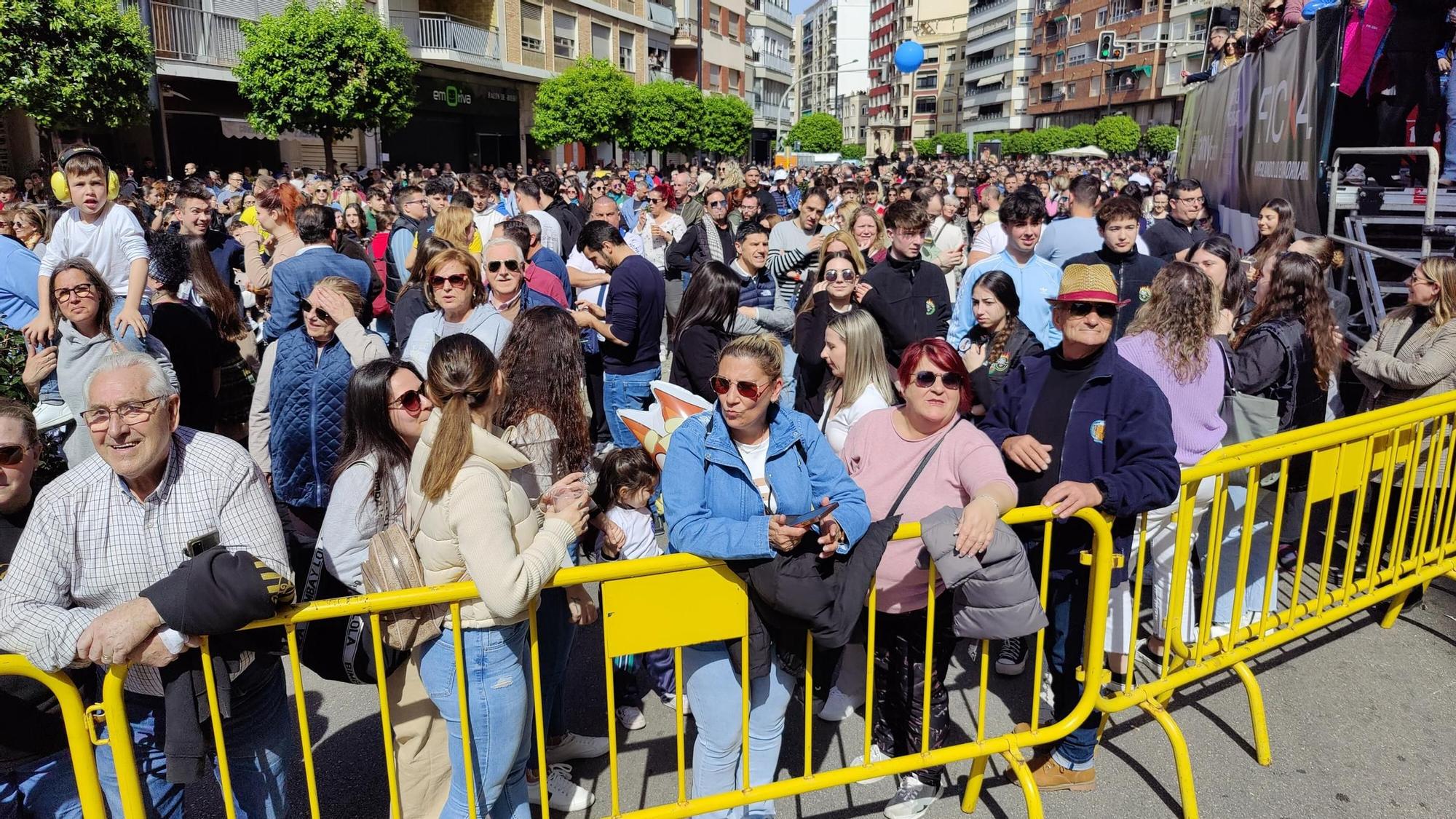 Revive la primera 'mascletà' de las Fallas de Alzira 2024