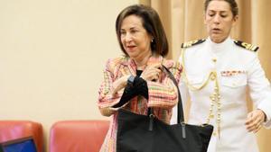 La minsitra de Defensa, Margarita Robles, a su llegada a la Comisión Mixta de Seguridad Nacional del Congreso este lunes.