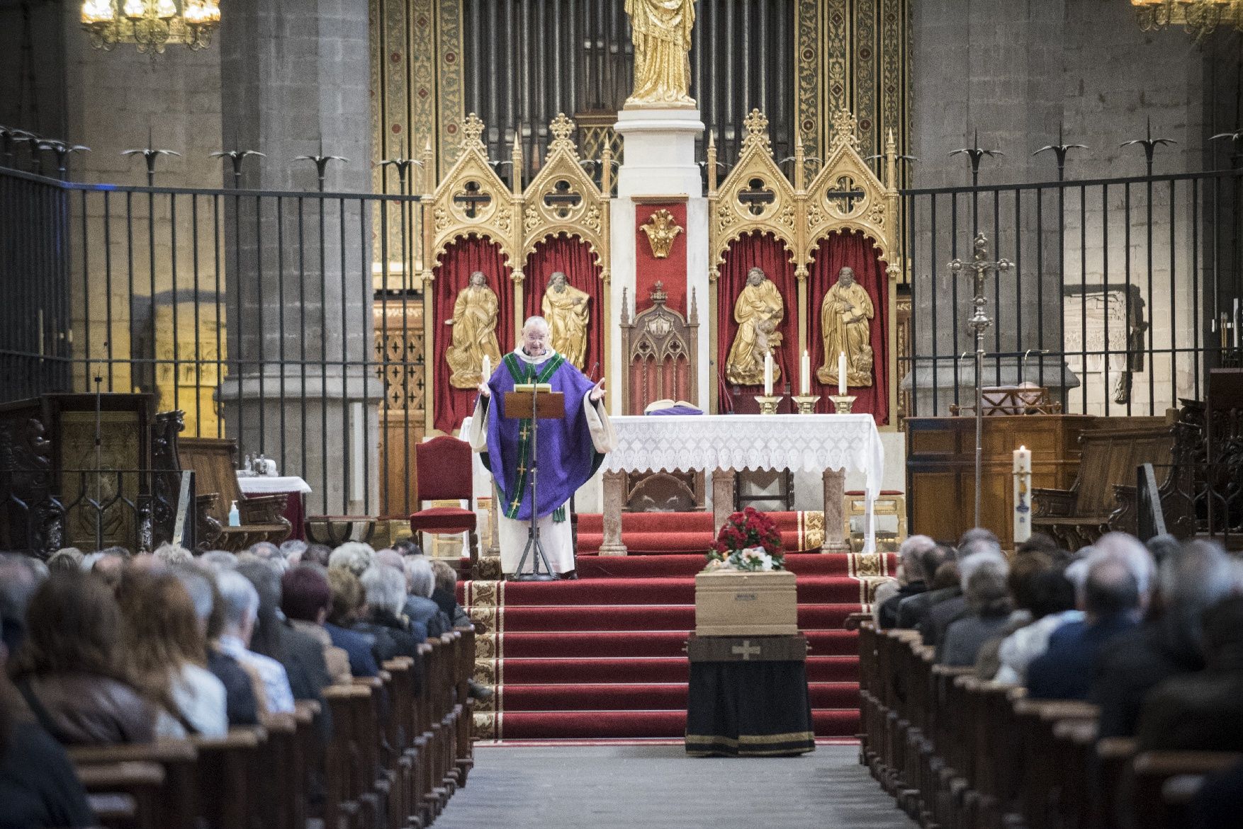 La Seu de Manresa s'omple per retre l'últim adeu a Ignasi Torras