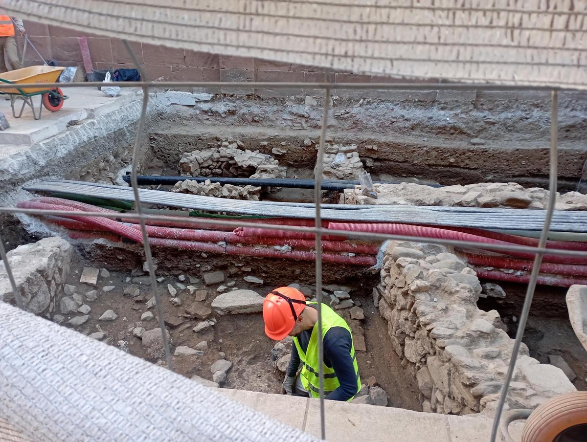 La zapata de la grúa se situará encima de los restos arqueológicos  una vez hayan sido registrados