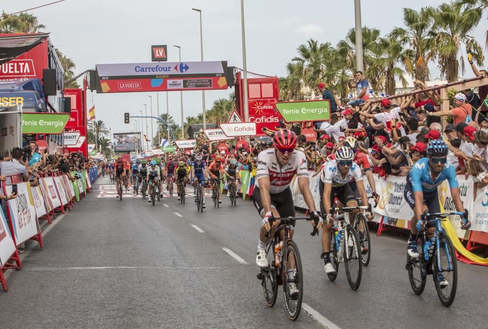 Llegada a Alicante de la tercera etapa de la Vuelta