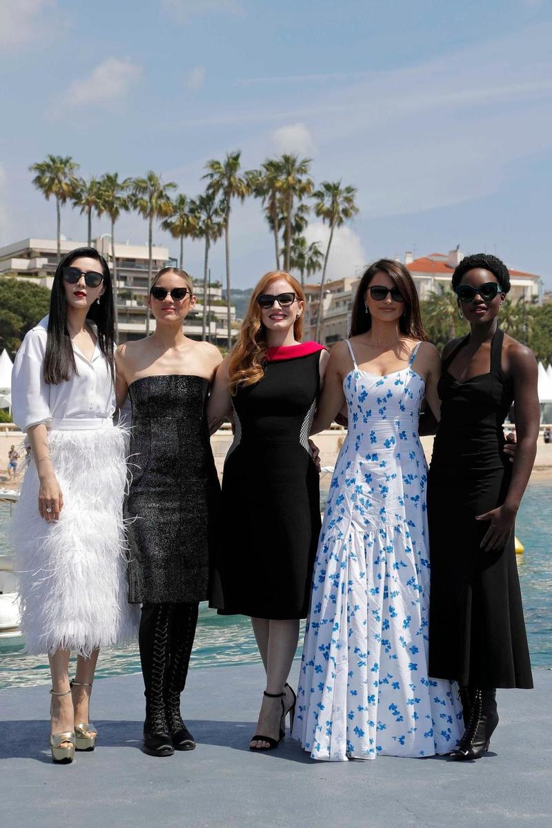 El reparto de '355' en el Festival de cine de Cannes