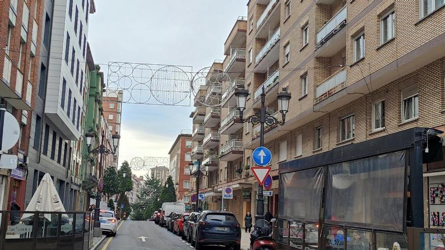 Drama en un bar de Oviedo: muere un hombre al caerse por las escaleras cuando iba al baño