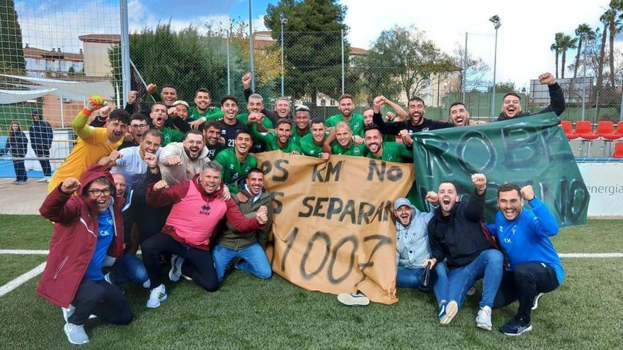 Celebración del representante canario en la Segunda RFEF. | | ATLÉTICO PASO