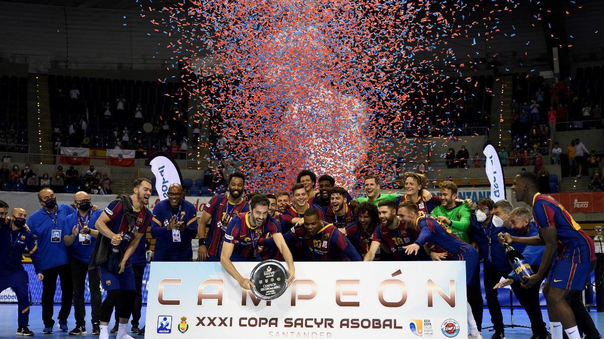 El Barça celebra el último título nacional de la temporada