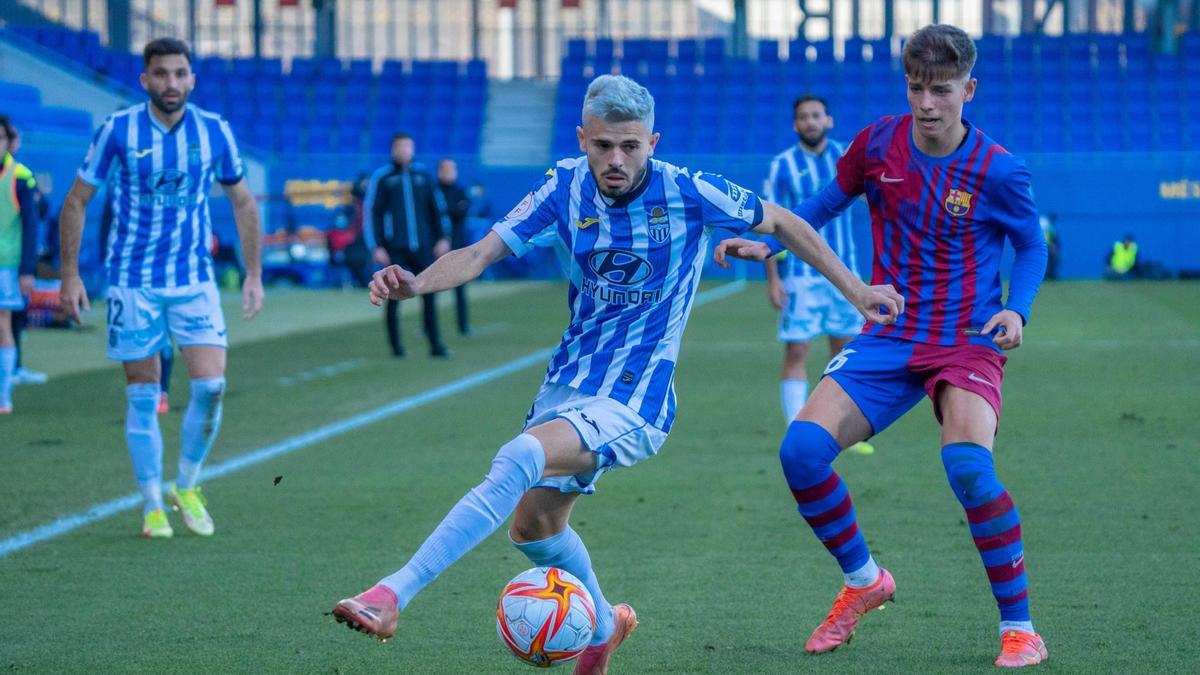 Isi Ros, durante un partido ante el Barcelona B.