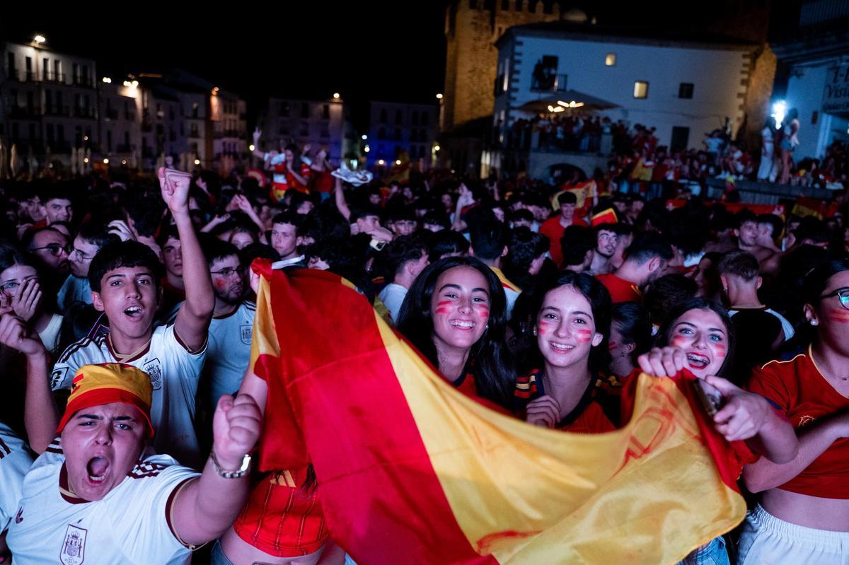 Las mejores imágenes de la celebración de la final del Mundial en Extremadura Las mejores imágenes de la celebración de la final del Mundial en Extremadura
