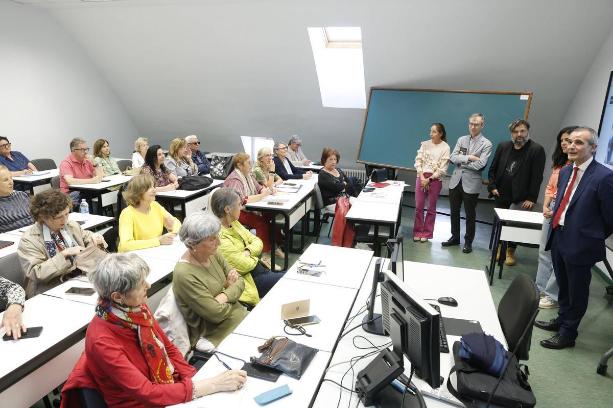 EN IMÁGENES: La UNED presenta sus cuatro nuevos cursos: "Hay clases para todos los intereses"