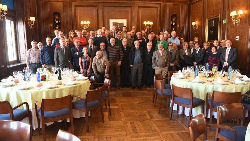 Los titulados de la Marina Mercante celebran una cumbre en A Coruña