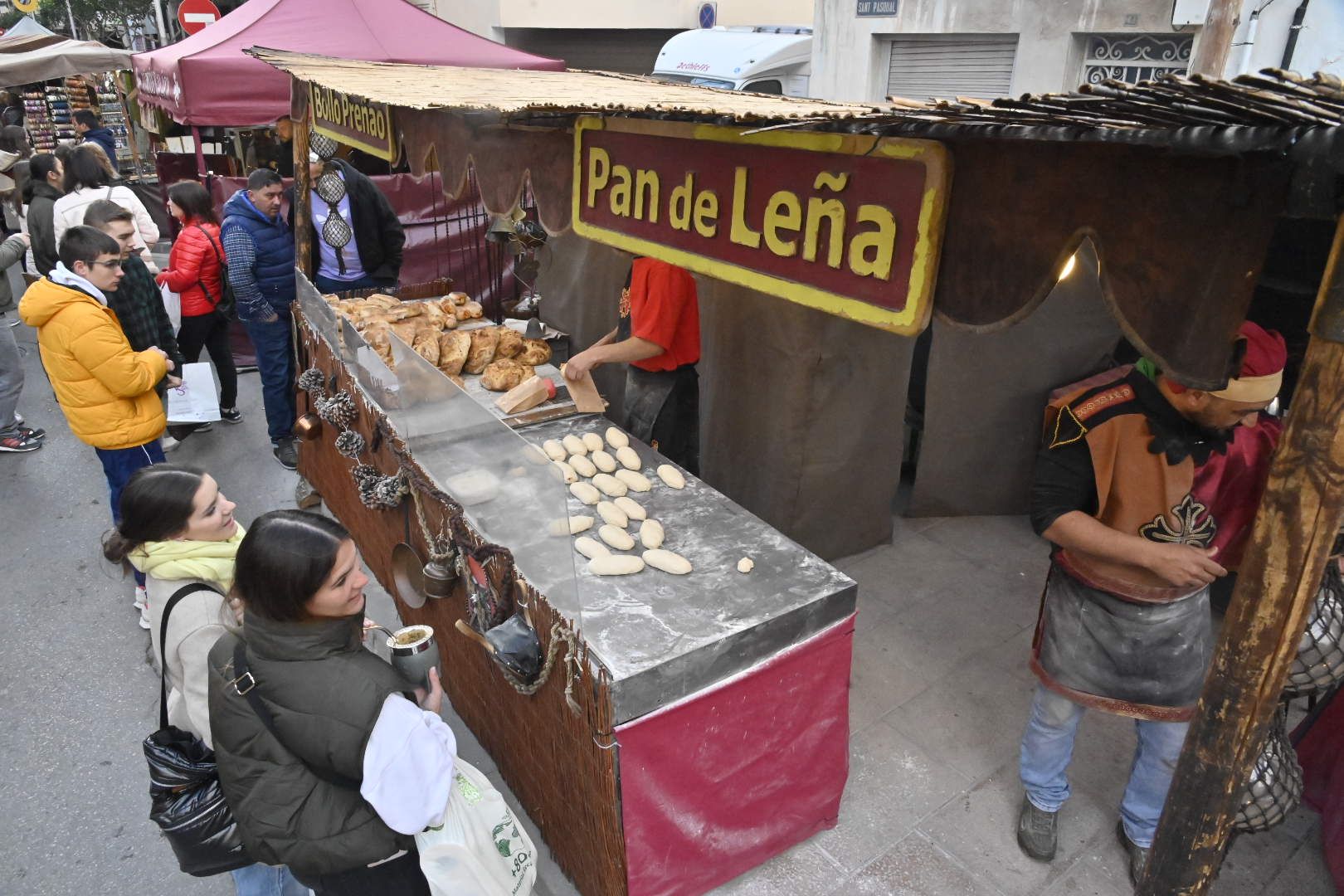 Acércate en imágenes al mercado medieval de Vila-real