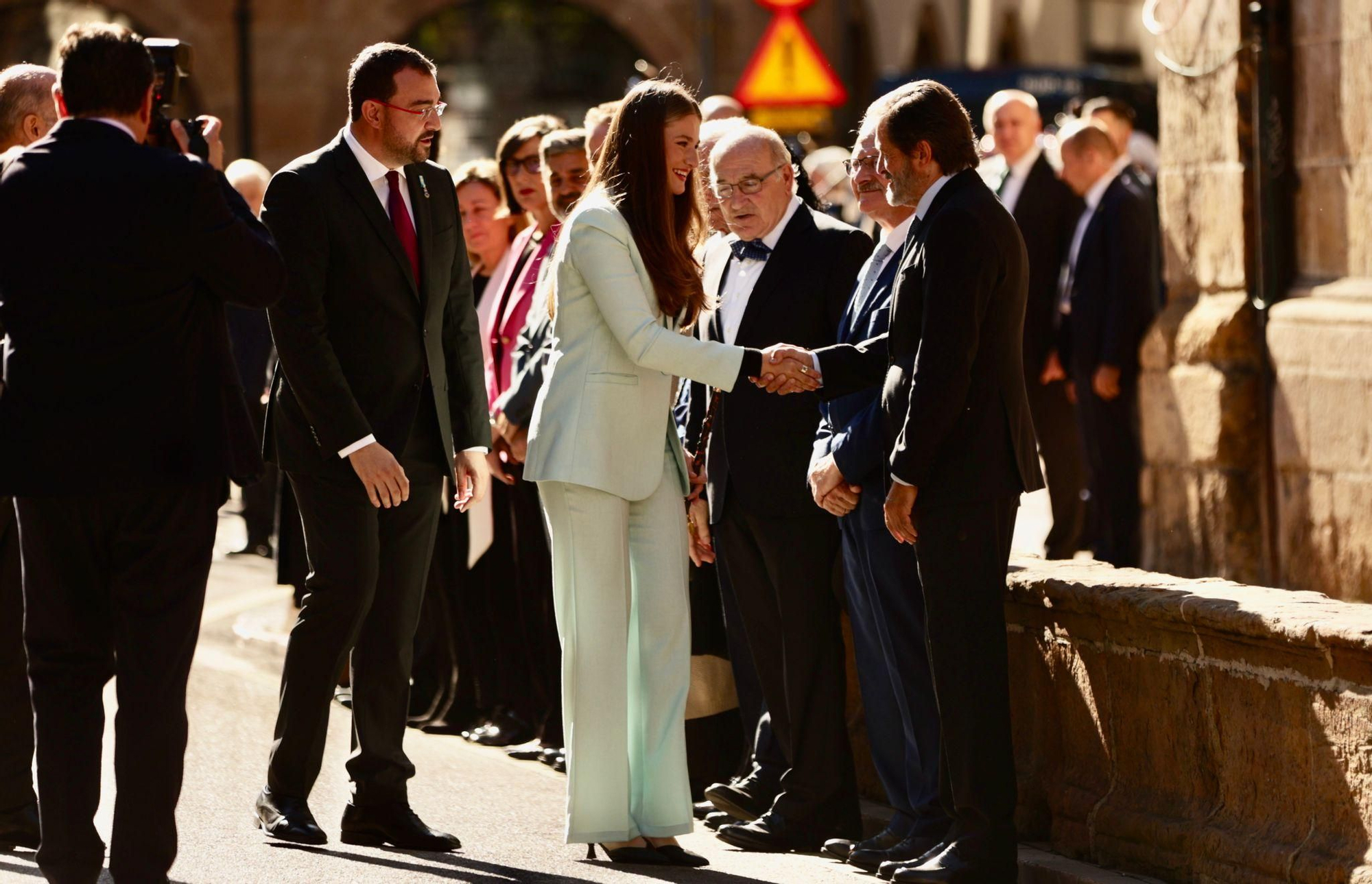 EN IMÁGENES |  Así fueron los primeros actos de la Princesa Leonor en solitario en Asturias: Alcaldesa Honoraria de Oviedo y Medalla de Asturias