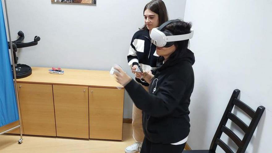 Usuarios de Avempo prueban la realidad virtual para mejorar su capacidad funcional