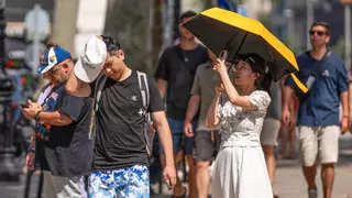 Barcelona acaba de vivir una noche infernal a casi 30 grados y se prepara para el día más cálido de la ola de calor