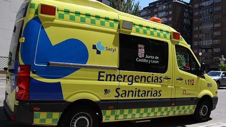 Herido un hombre tras salirse de la vía y volcar con su camión en Tiedra (Valladolid)