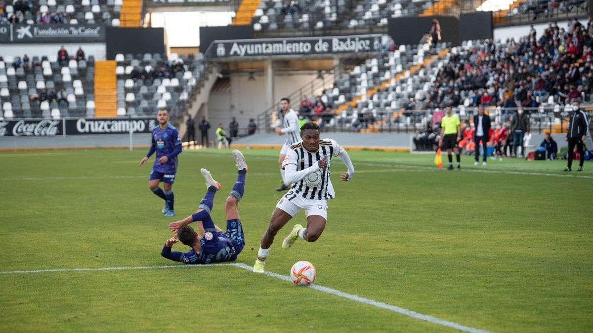 Tahiru, durante un lance frente al Valladolid B