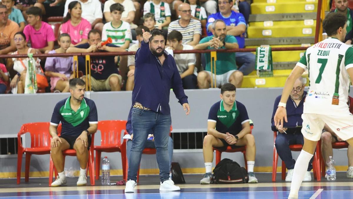 Josan González, durante el pasado encuentro del Córdoba Futsal en Vista Alegre ante el Valdepeñas.