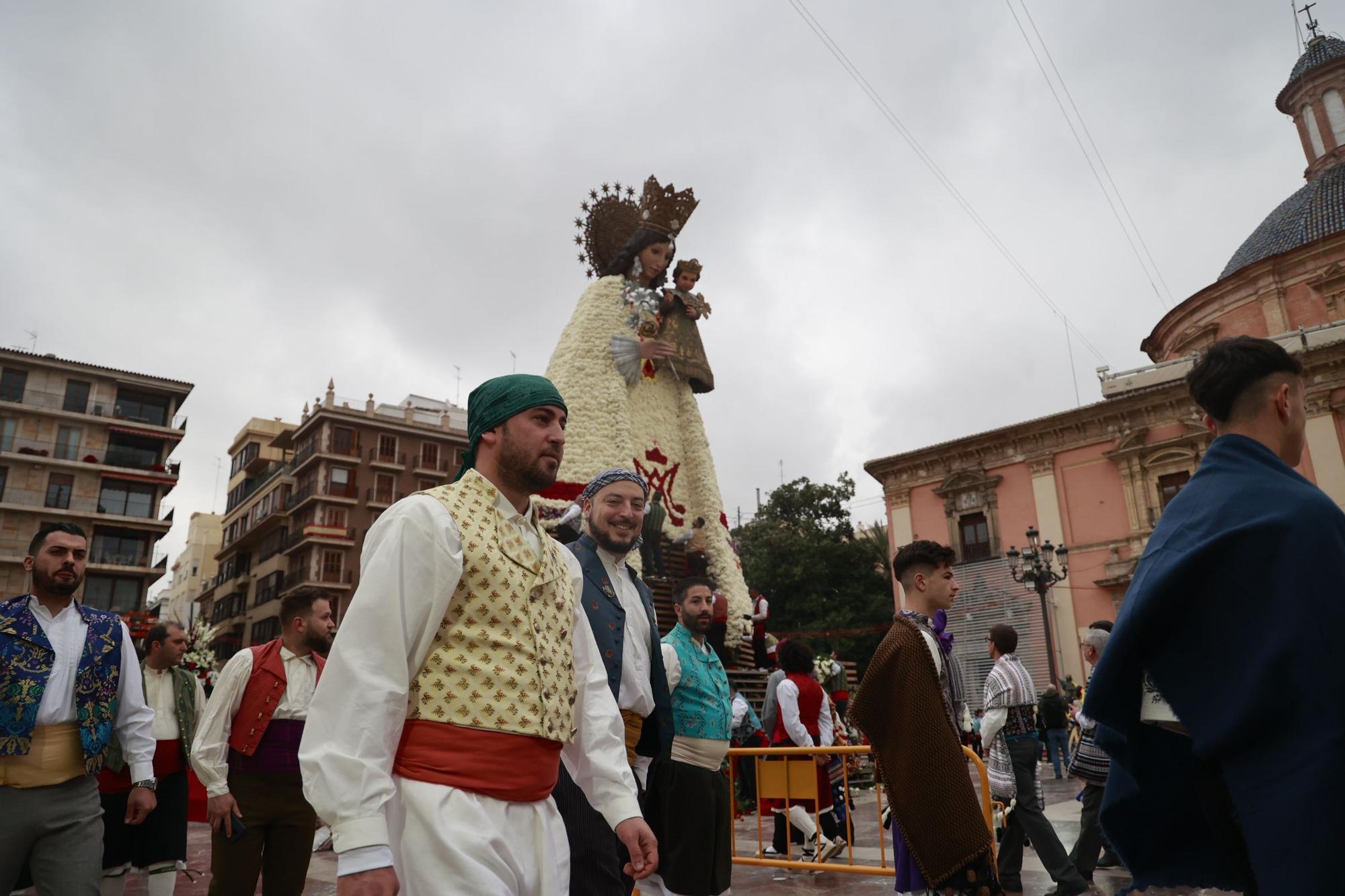 Búscate en el segundo día de ofrenda por la calle Quart (entre las 18:00 a las 19:00 horas)