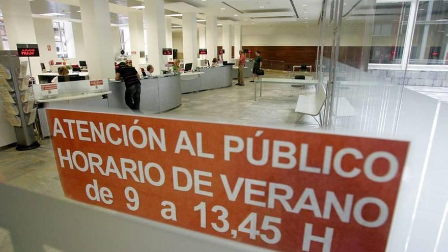 El Ayuntamiento prevé un ahorro de 26.000 euros con el cierre de servicios este mes