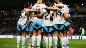 Las futbolistas de España celebrando un gol contra Portugal