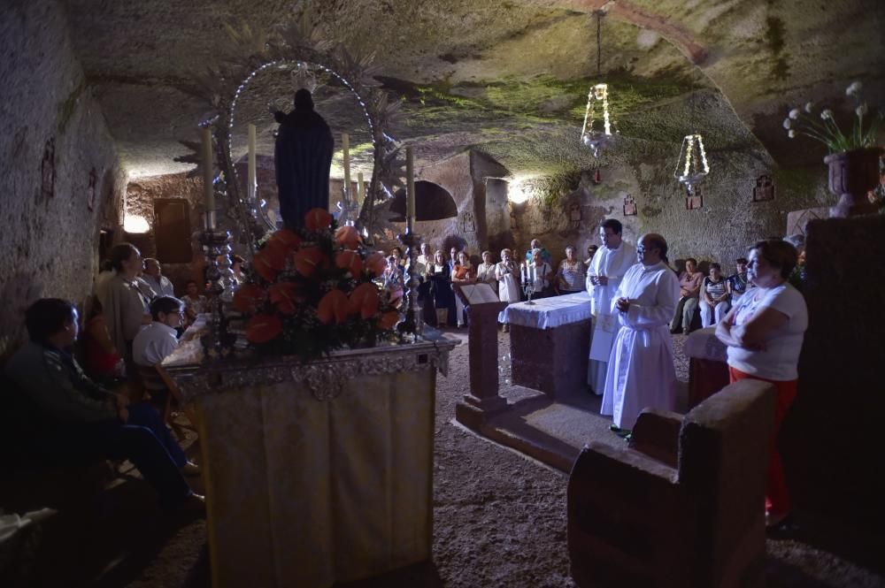 Bajada de la Virgen de la Cuevita desde la ...