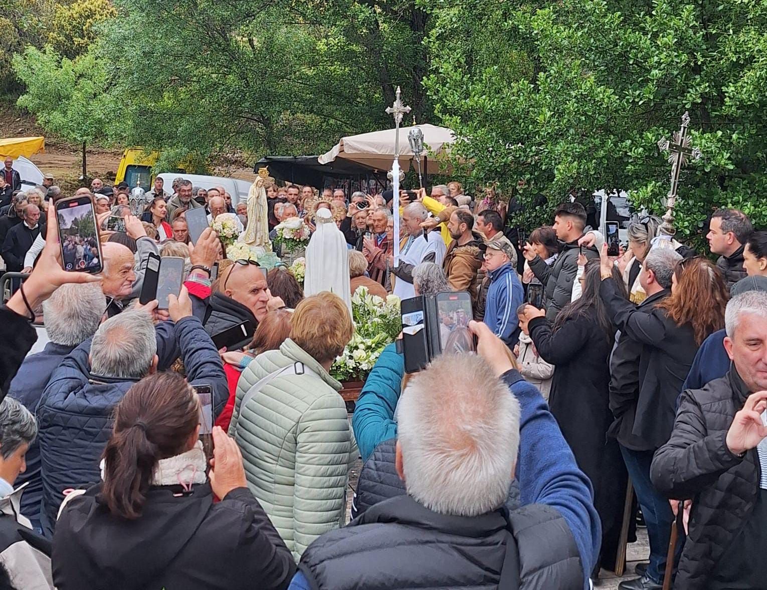 La devoción hispanolusa a la Virgen de Fátima se congrega a la vera del río Manzanas