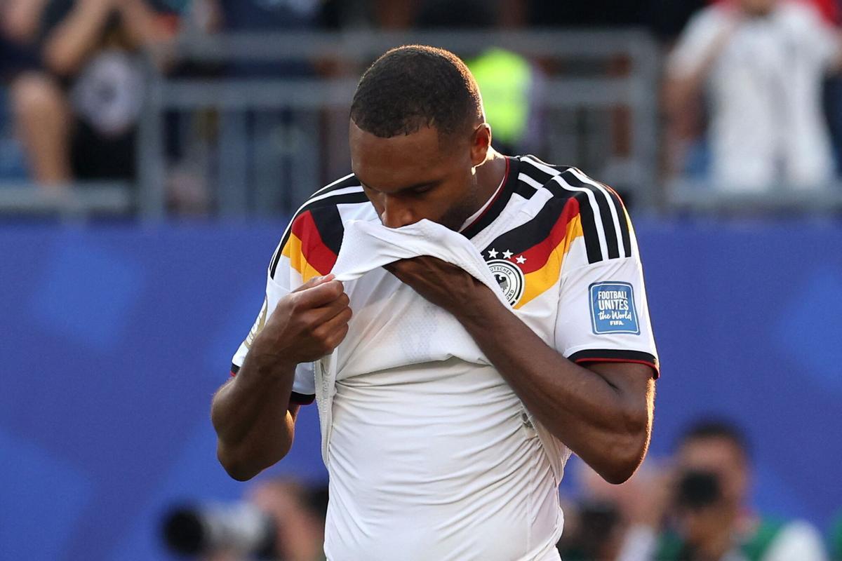 FOXBOROUGH, MASSACHUSETTS - JUNE 29: Jonathan Tah #4 of Germany reacts after missing the team's sixth penalty during the penalty shootout during the FIFA World Cup 2026 Round Of 32 match between Germany and Paraguay at Boston Stadium on June 29, 2026 in Foxborough, Massachusetts. Alexander Hassenstein/Getty Images/AFP (Photo by ALEXANDER HASSENSTEIN / GETTY IMAGES NORTH AMERICA / Getty Images via AFP)