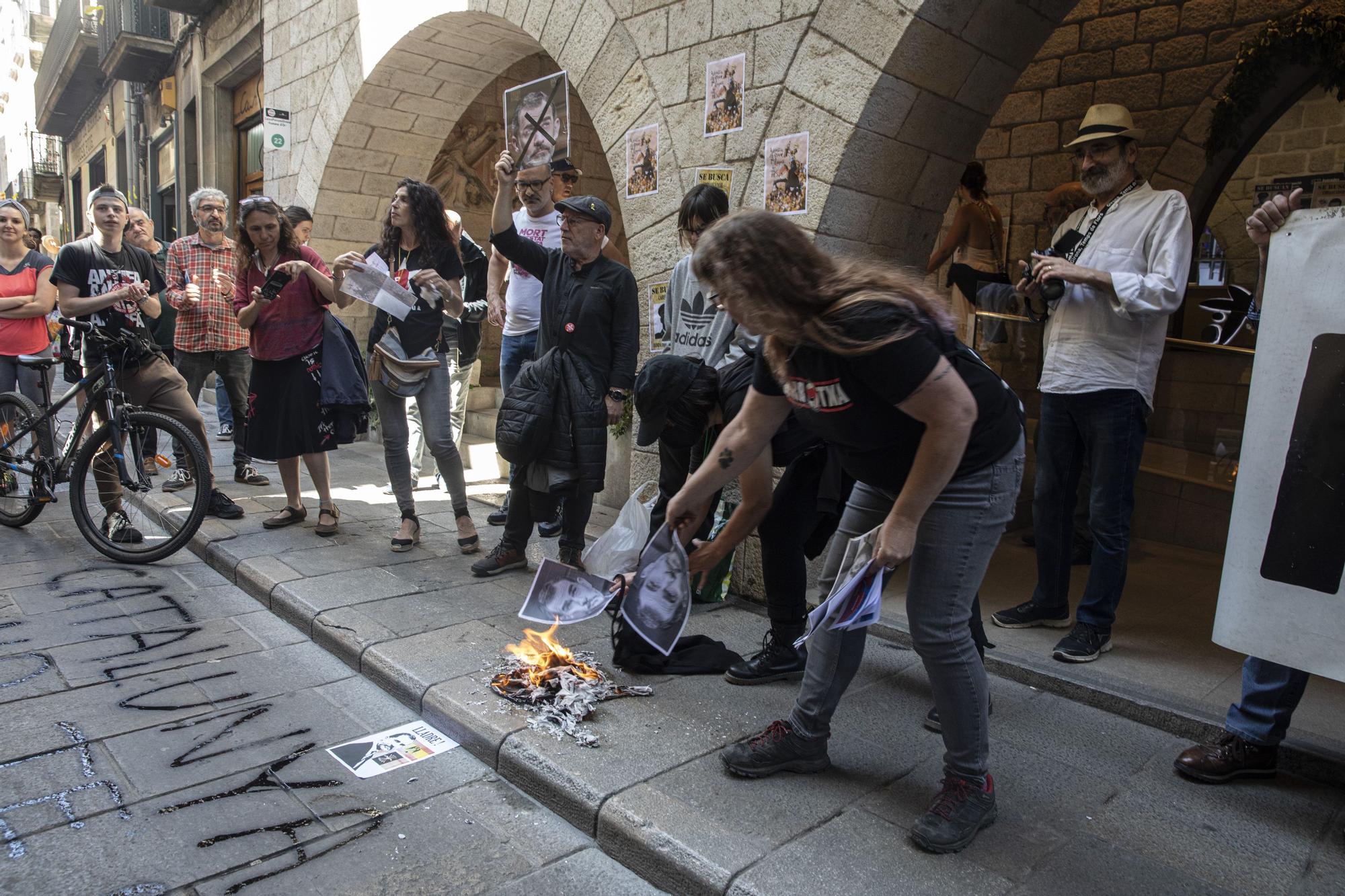 Protesta contra la monarquia i la Fundació Princesa de Girona