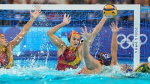 Martina Terré aixeca un mur d’or en un dia per a la història