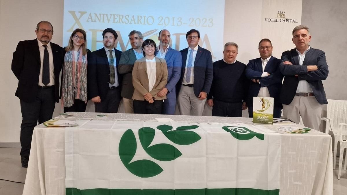 Representantes de Confagricoltura y Assofrantoi por Italia y de Aemoda y AEMO por España, en las jornadas celebradas en Salerno.