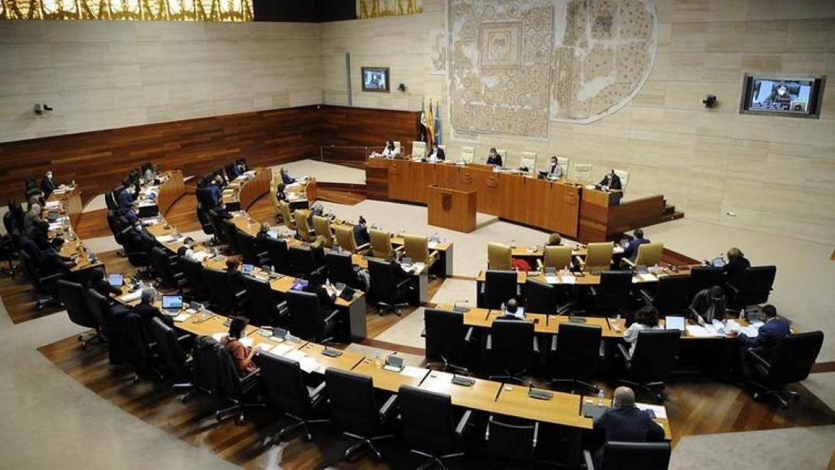 Estos son los 65 nombres que conformarán la Asamblea de Extremadura