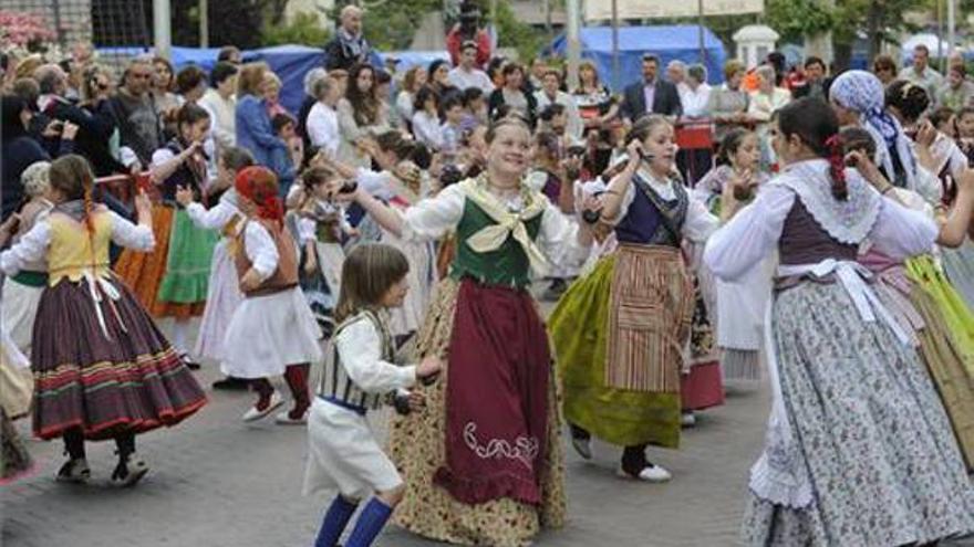 Arte y fuegos para decir adiós a los festejos patronales