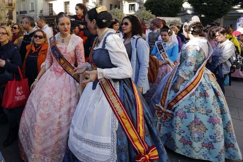 La Diputació de València recibe a las comisiones falleras