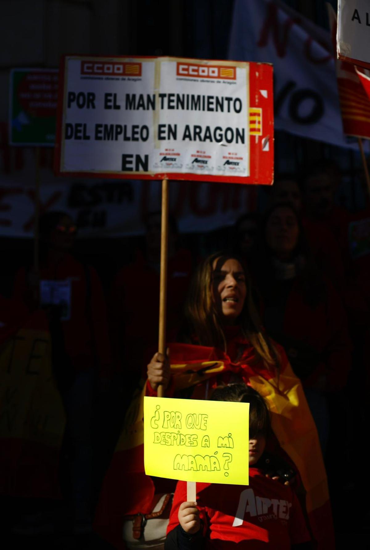 Protesta de los trabajadores de Airtex por su traslado a Rumanía