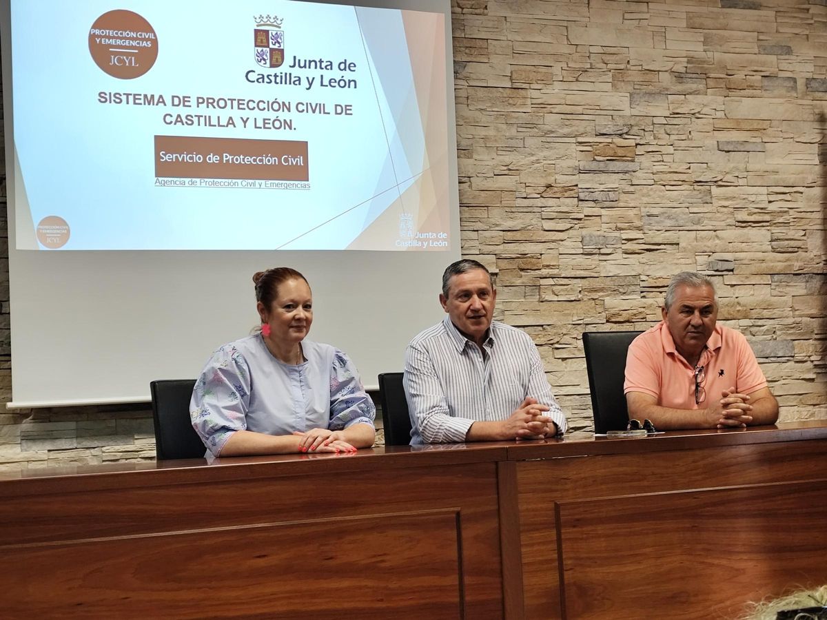 Jornada en Villaralbo para autoridades locales para dar a conocer el nuevo sistema de Protección Civil.