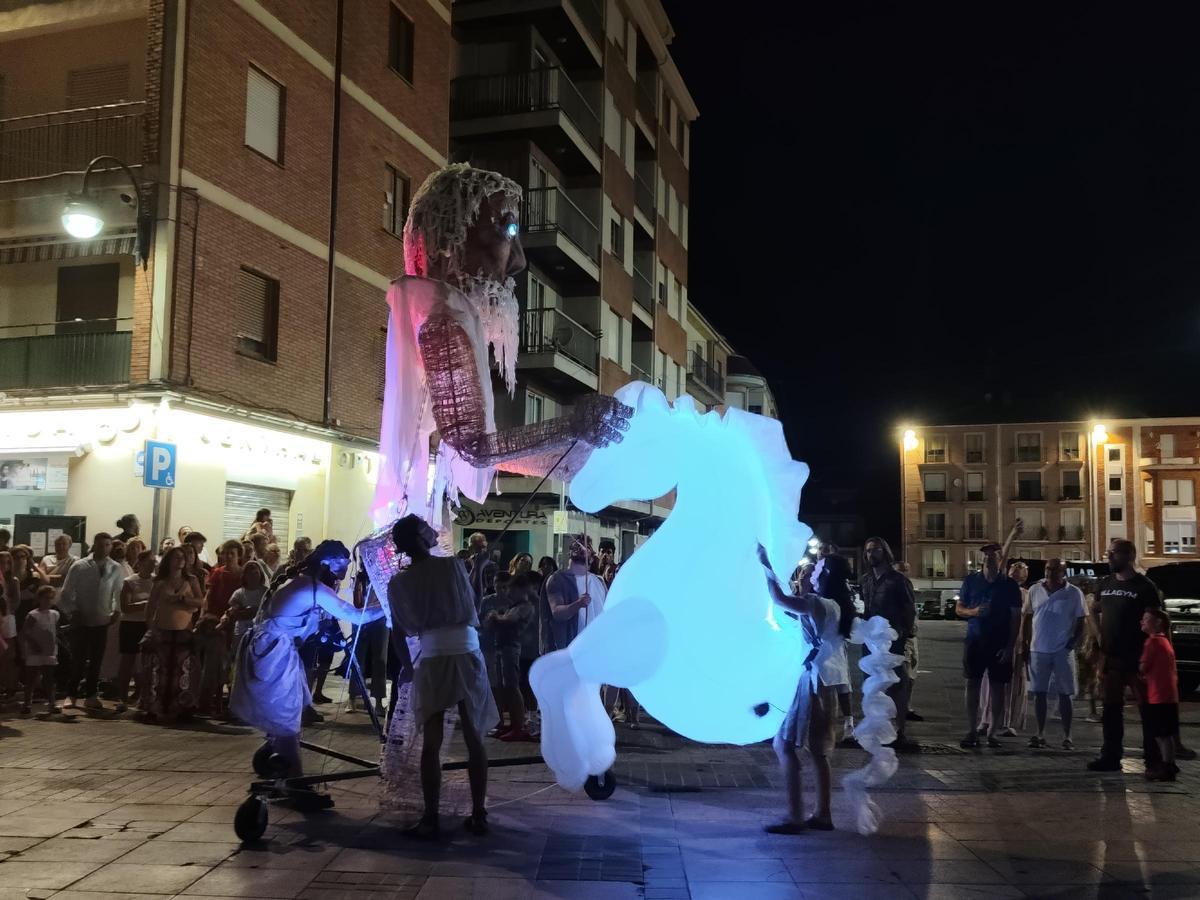 GALERÍA / El espectáculo "Prometeo" en Benavente, en imágenes