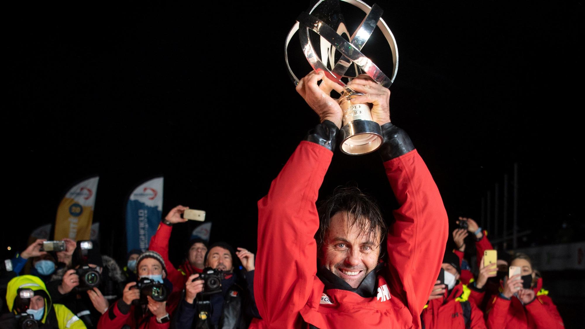 Yannick Bestaven celebra su triunfo en la Vendée Globe