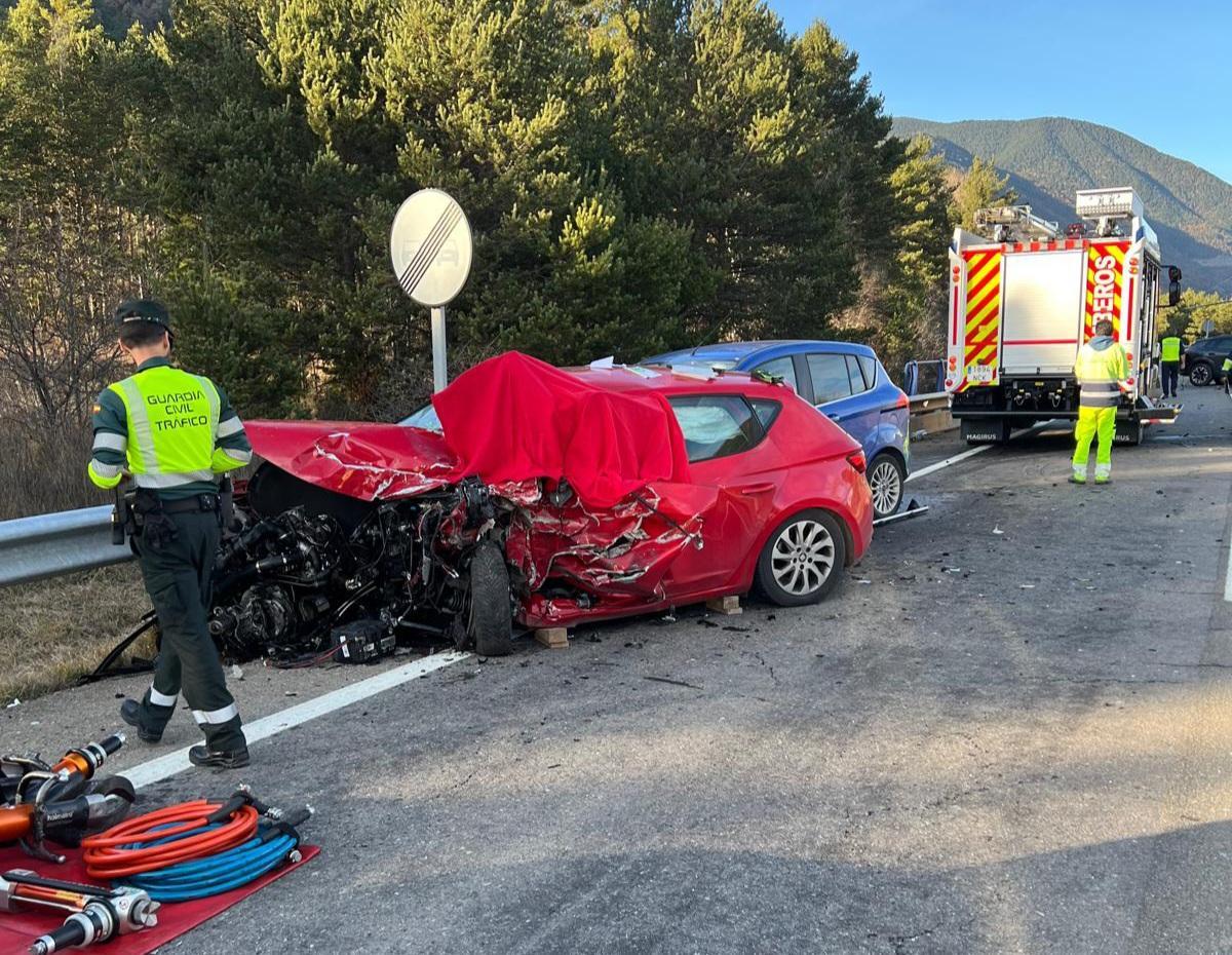 Uno de los vehículo siniestrados en Biescas este lunes