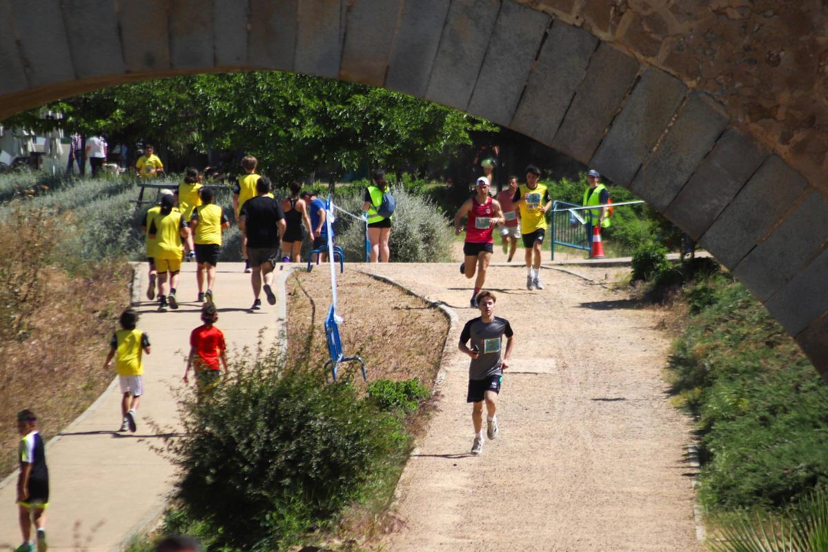 Fotogalería | La San Romilla: una década de millas solidarias en Badajoz