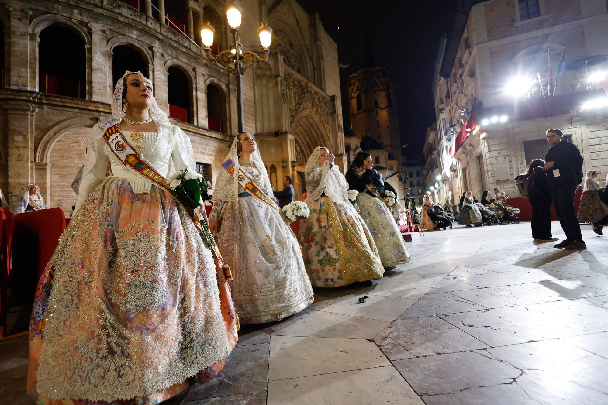 Todas las fotos de la Ofrenda del 17 de marzo por la calle de la Paz de 19:00 a 20:00 horas