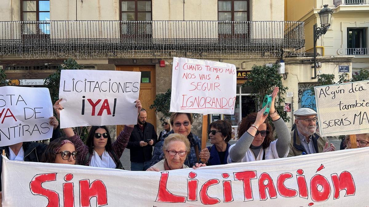 Protesta de trabajadores de centros de mayores, la semana pasada.