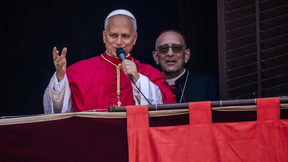 VIAJE A ESPAÑA DE LEÓN XIV | El Gobierno aplaude que el Papa hable catalán  tras llegar a Barcelona