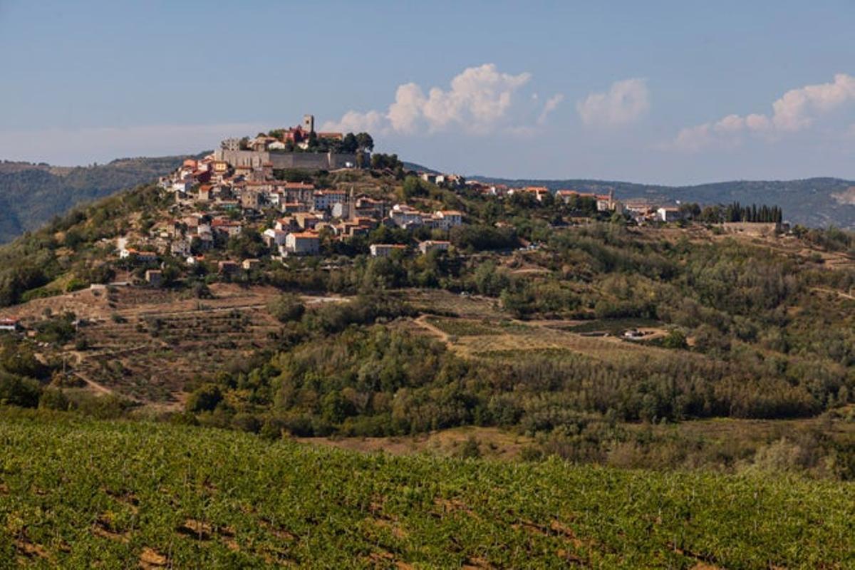 Motovun, en Istria, Croacia. Motovun, en Istria, Croacia.