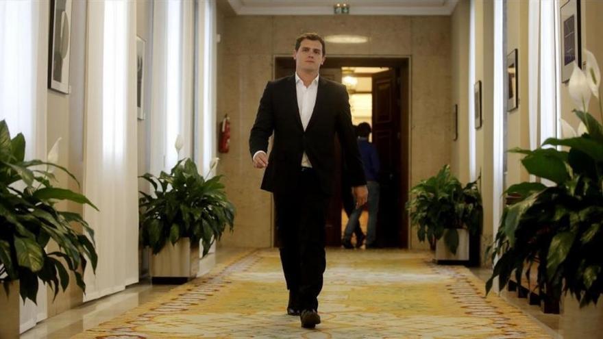 Albert Rivera prepara una campaña más arriesgada para tener la llave el 26-J